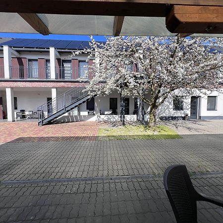Sulyom Panzio Apartment Tiszafured Ngoại thất bức ảnh