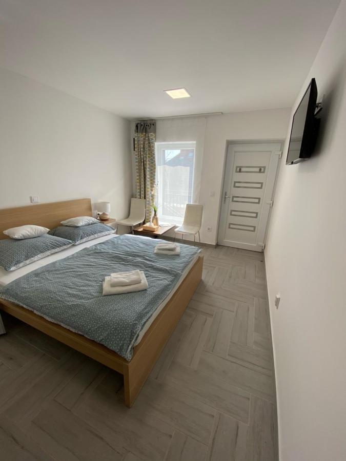 Sulyom Panzio Apartment Tiszafured Ngoại thất bức ảnh