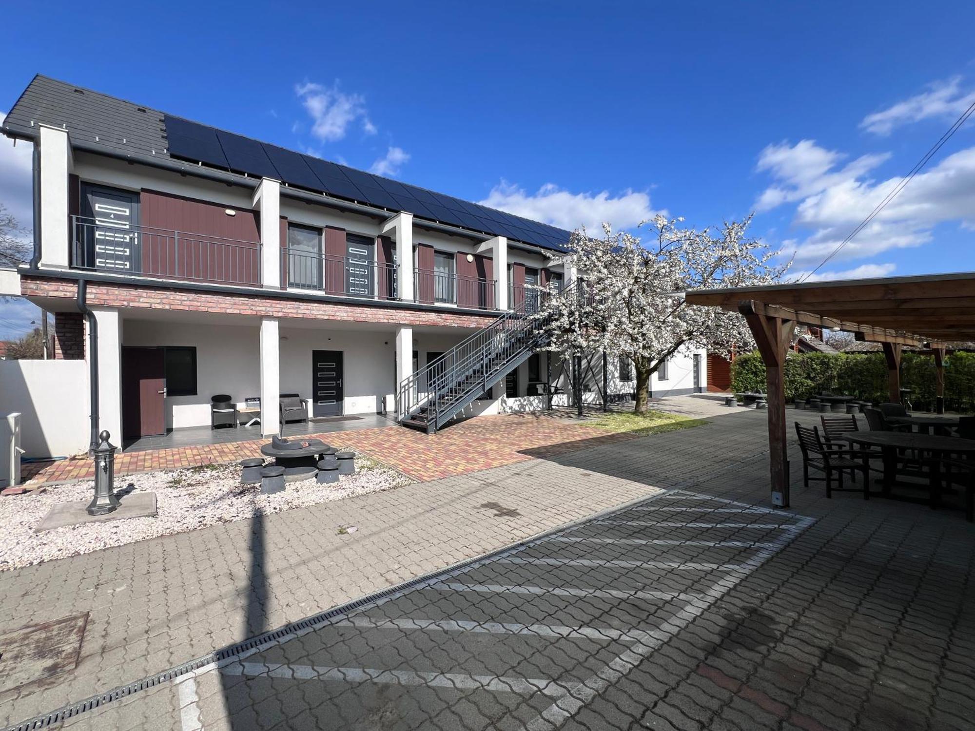 Sulyom Panzio Apartment Tiszafured Ngoại thất bức ảnh