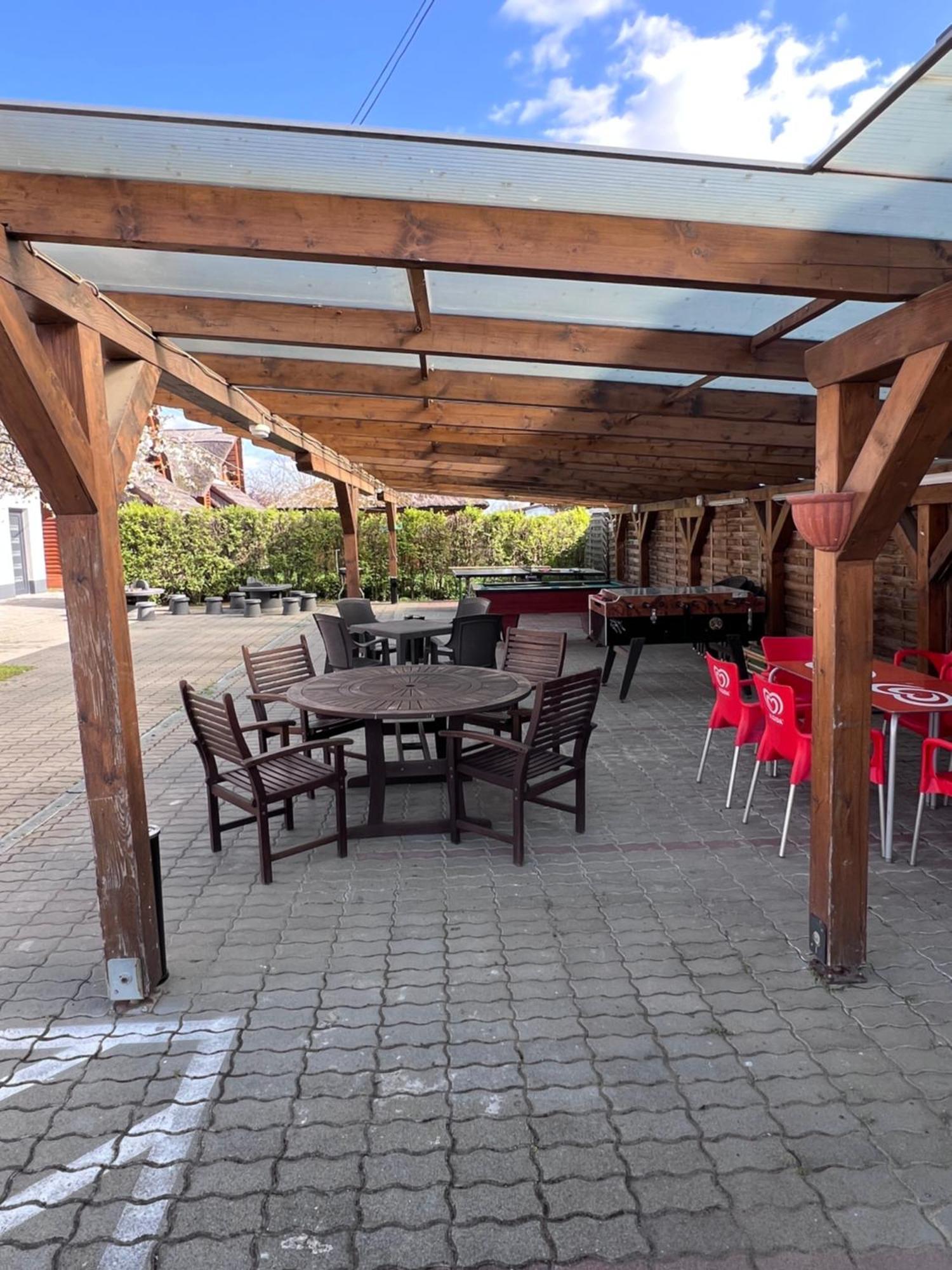 Sulyom Panzio Apartment Tiszafured Ngoại thất bức ảnh
