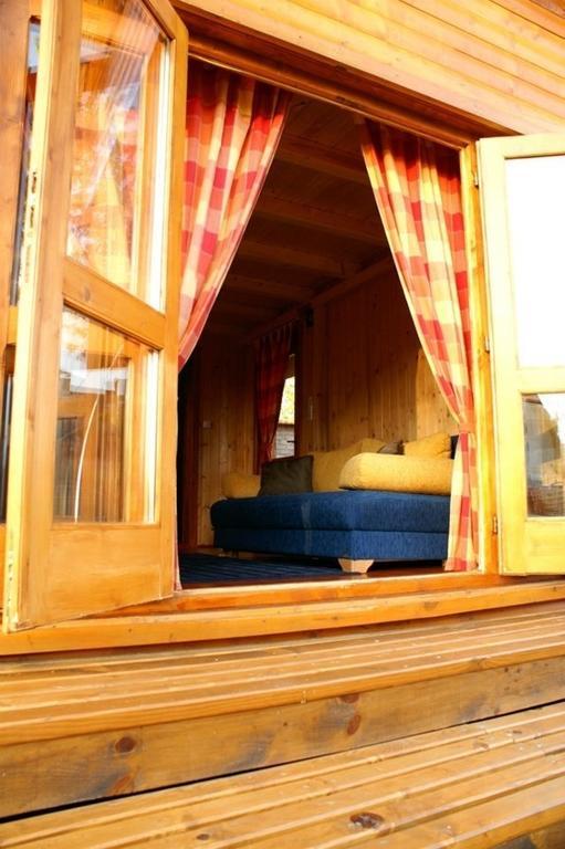Sulyom Panzio Apartment Tiszafured Phòng bức ảnh