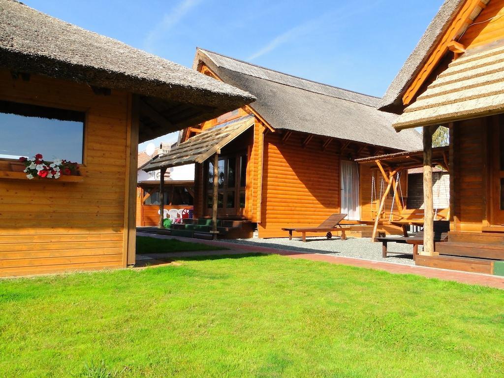 Sulyom Panzio Apartment Tiszafured Phòng bức ảnh